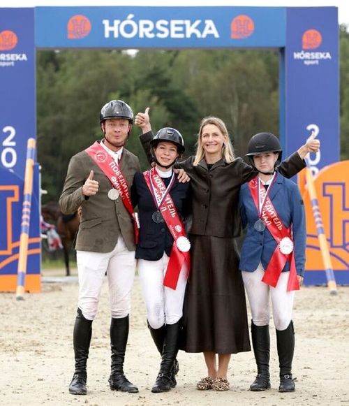 Ольга Рейман с победителями Любительского Кубка. Фото: Алиса Максуль